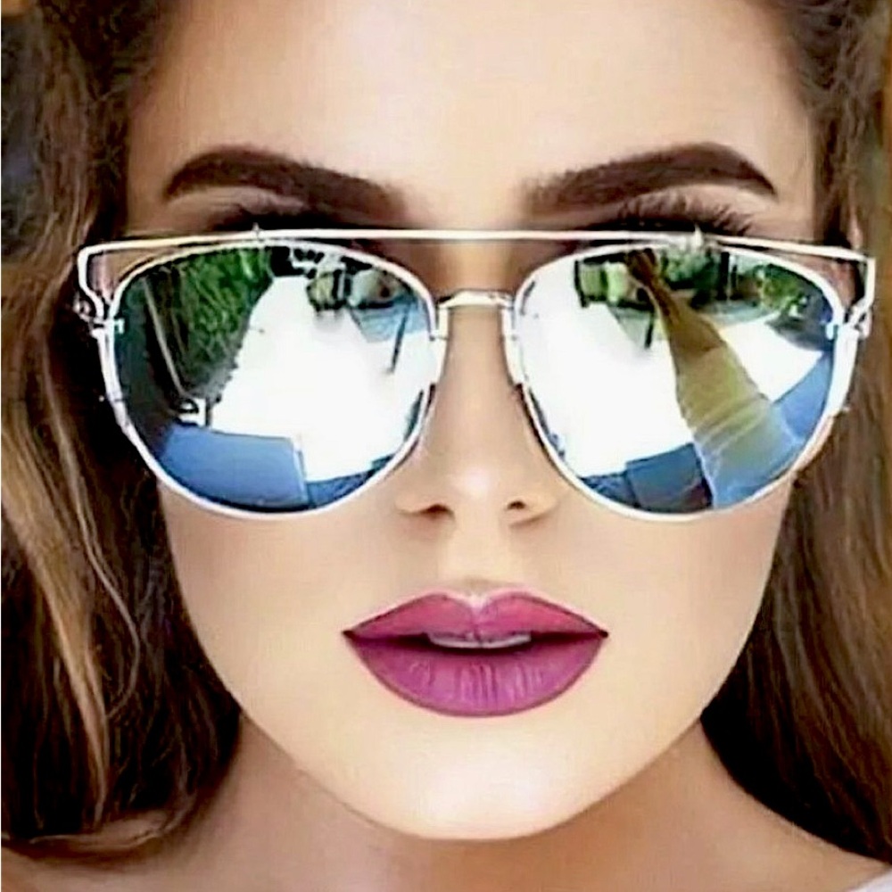 Betsey Johnson Sunnies . New. Cat eye polarised 100% uv protection  .